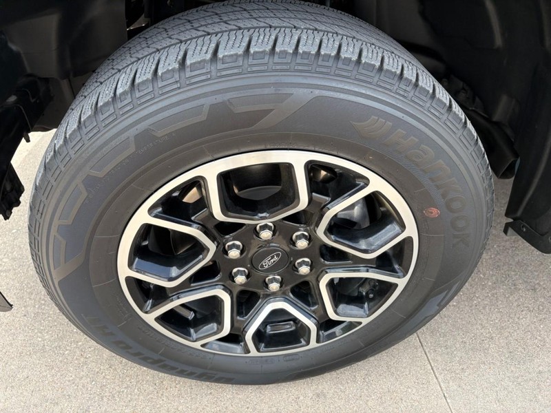 Ford F-150 Vehicle Full-screen Gallery Image 9