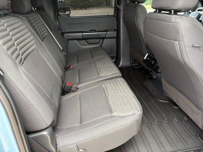 Ford F-150 Vehicle Full-screen Gallery Image 18