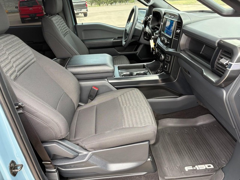 Ford F-150 Vehicle Full-screen Gallery Image 20