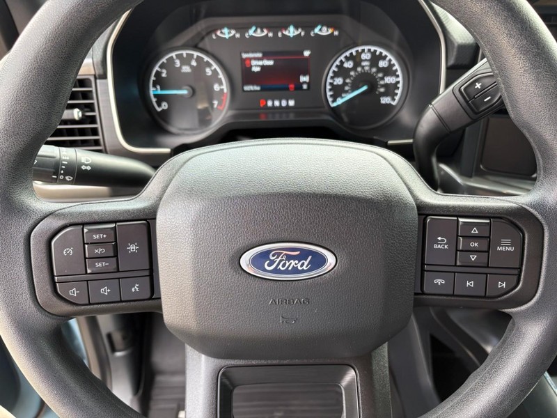 Ford F-150 Vehicle Full-screen Gallery Image 21
