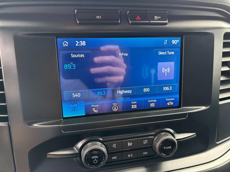 Ford F-150 Vehicle Full-screen Gallery Image 25