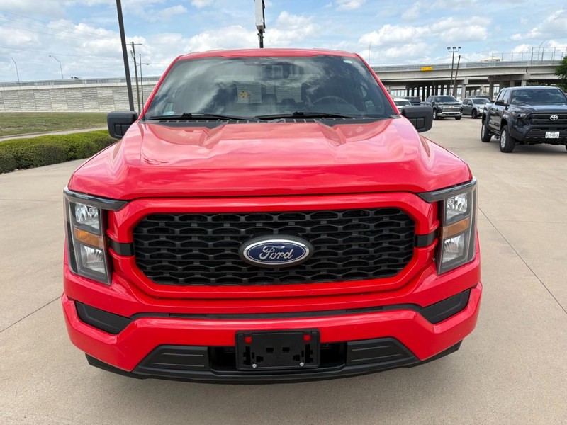 Ford F-150 Vehicle Full-screen Gallery Image 9