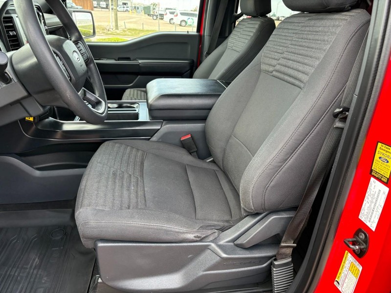 Ford F-150 Vehicle Full-screen Gallery Image 12