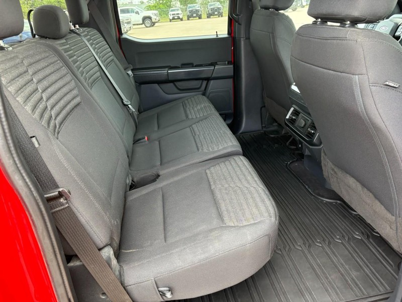 Ford F-150 Vehicle Full-screen Gallery Image 18