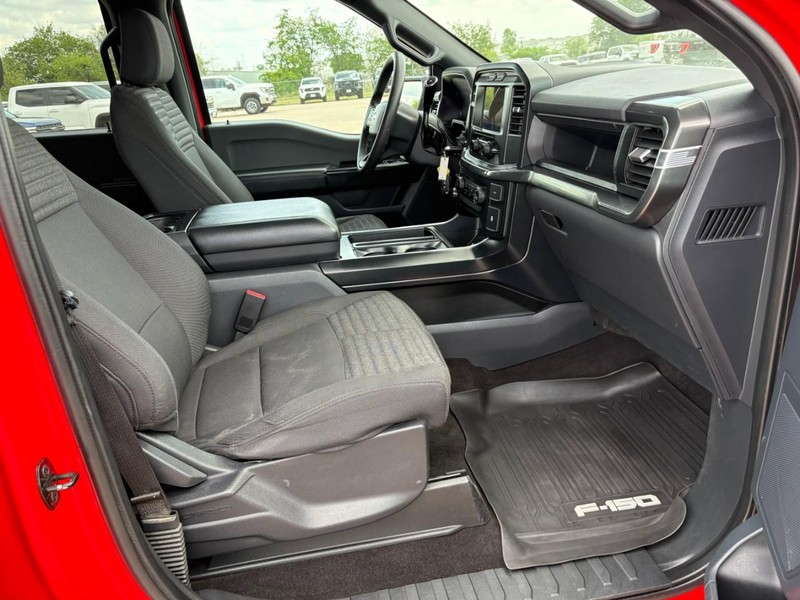 Ford F-150 Vehicle Full-screen Gallery Image 20