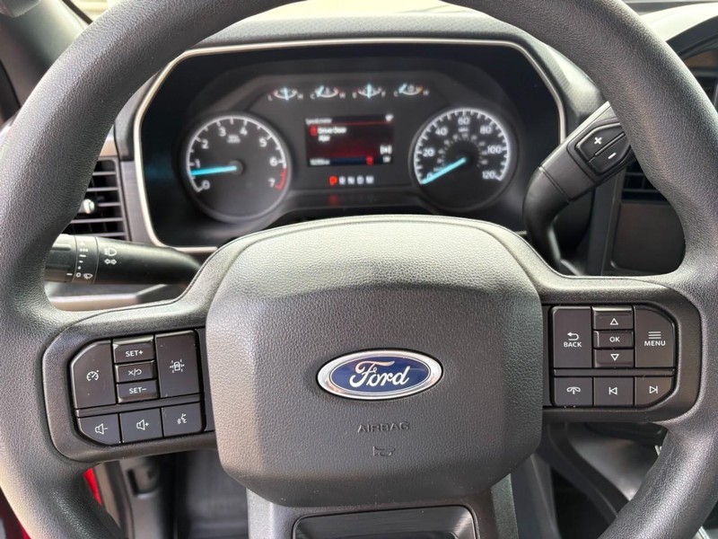 Ford F-150 Vehicle Full-screen Gallery Image 21
