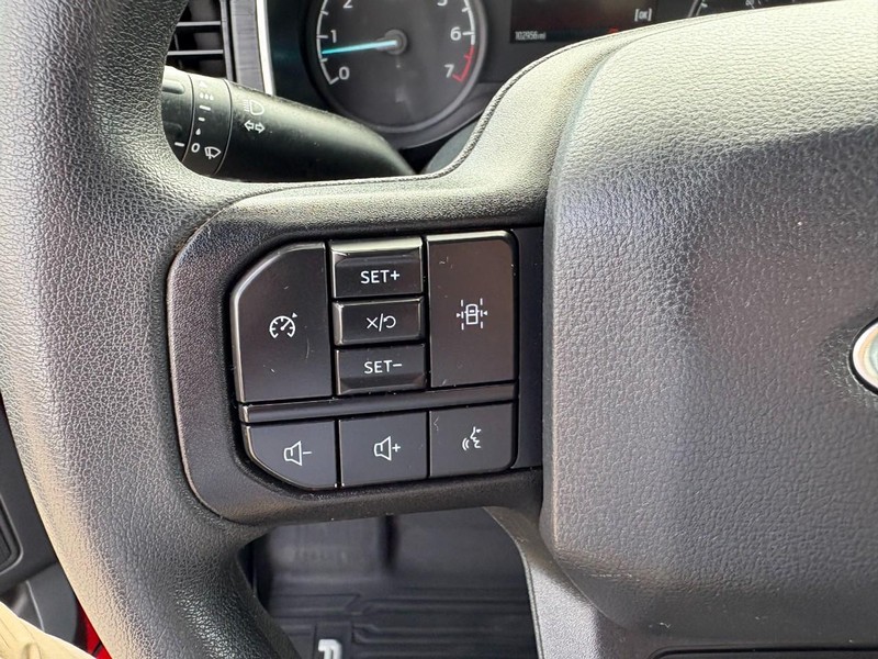 Ford F-150 Vehicle Full-screen Gallery Image 22