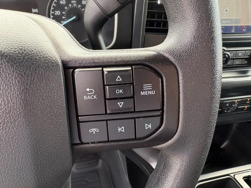 Ford F-150 Vehicle Full-screen Gallery Image 23