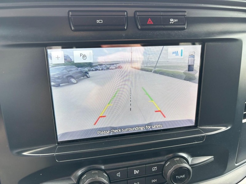 Ford F-150 Vehicle Full-screen Gallery Image 26