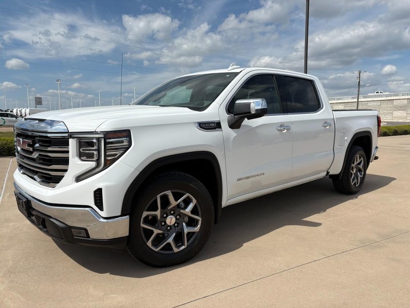 GMC Sierra 1500 Vehicle Full-screen Gallery Image 3