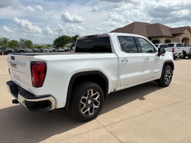 GMC Sierra 1500 Vehicle Full-screen Gallery Image 19