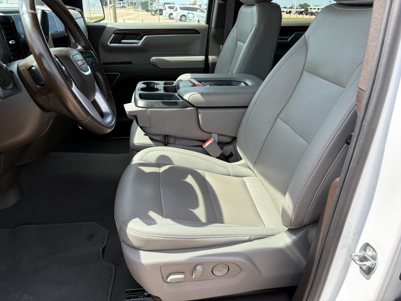 GMC Sierra 1500 Vehicle Full-screen Gallery Image 27