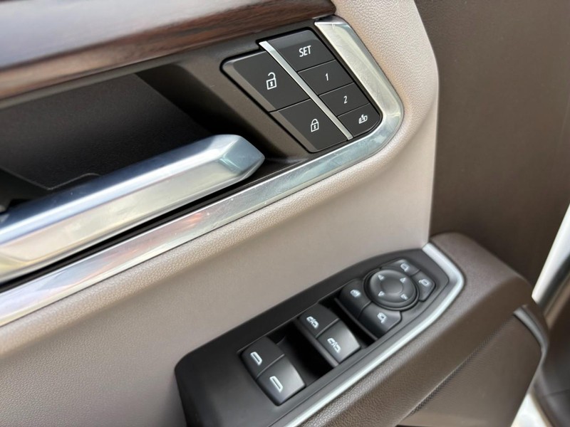 GMC Sierra 1500 Vehicle Full-screen Gallery Image 30