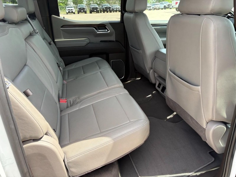 GMC Sierra 1500 Vehicle Full-screen Gallery Image 34