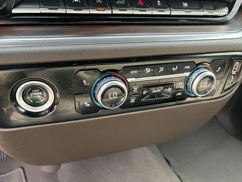 GMC Sierra 1500 Vehicle Full-screen Gallery Image 40