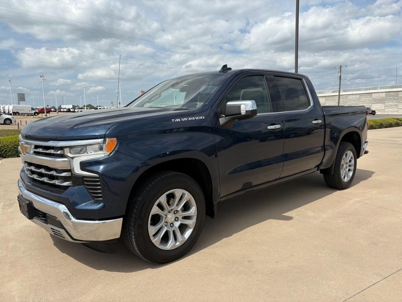 Chevrolet Silverado 1500 Vehicle Full-screen Gallery Image 2