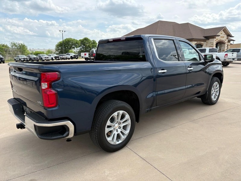 Chevrolet Silverado 1500 Vehicle Full-screen Gallery Image 6