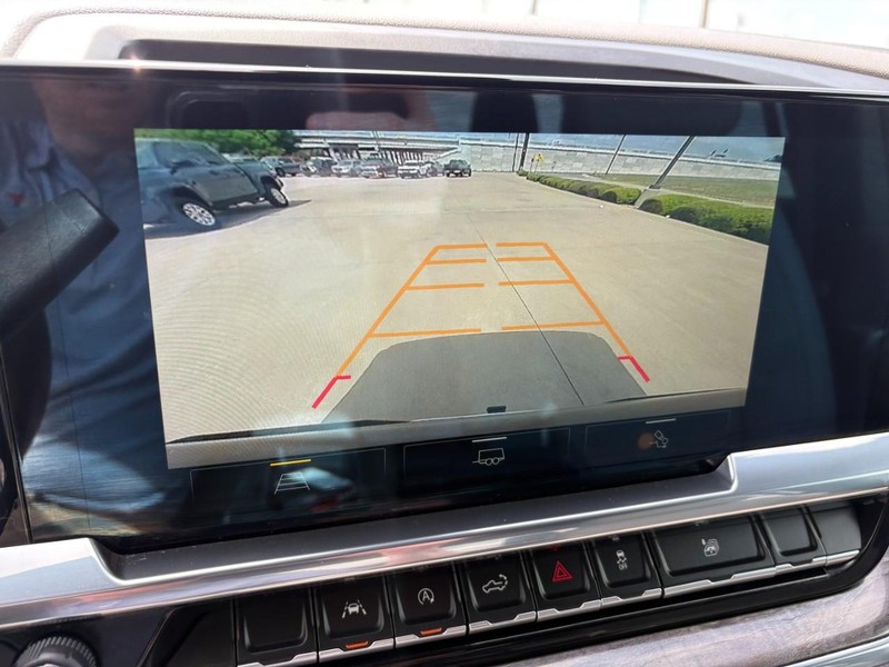 Chevrolet Silverado 1500 Vehicle Full-screen Gallery Image 29