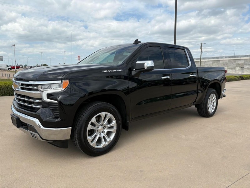 Chevrolet Silverado 1500 Vehicle Full-screen Gallery Image 2