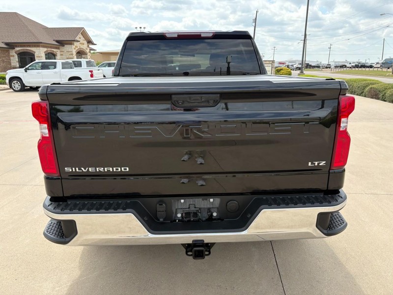 Chevrolet Silverado 1500 Vehicle Full-screen Gallery Image 5