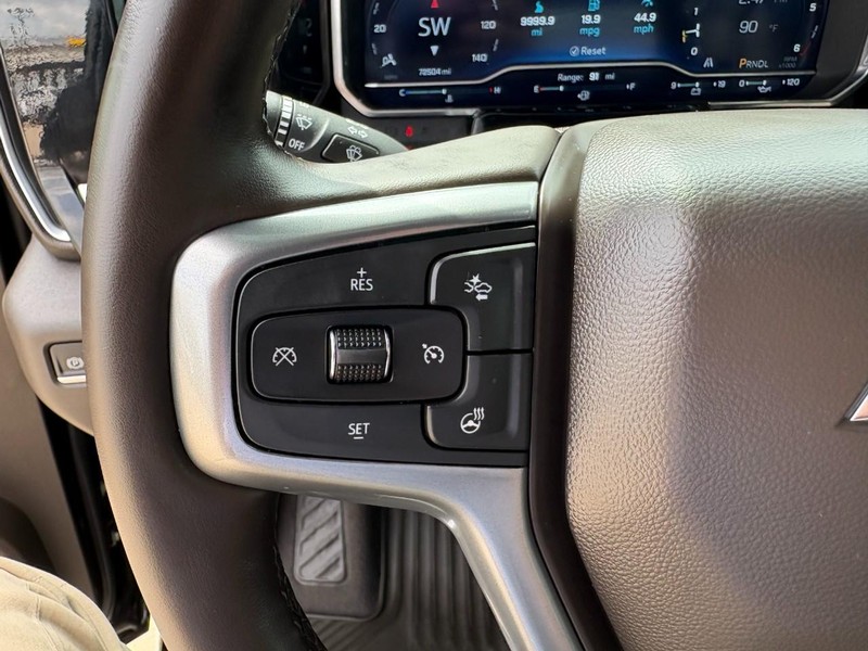 Chevrolet Silverado 1500 Vehicle Full-screen Gallery Image 25