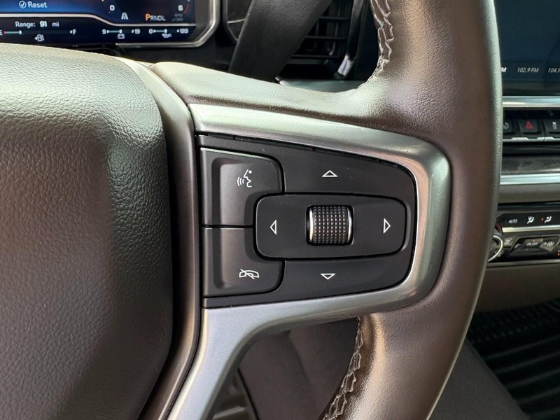 Chevrolet Silverado 1500 Vehicle Full-screen Gallery Image 26