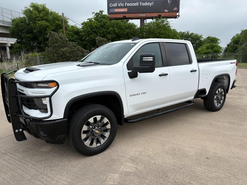 Chevrolet Silverado 2500HD Vehicle Full-screen Gallery Image 2