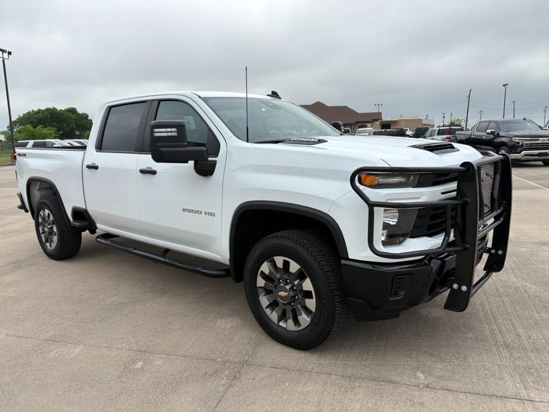 Chevrolet Silverado 2500HD Vehicle Full-screen Gallery Image 8