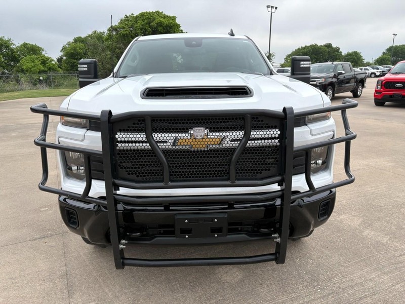 Chevrolet Silverado 2500HD Vehicle Full-screen Gallery Image 9