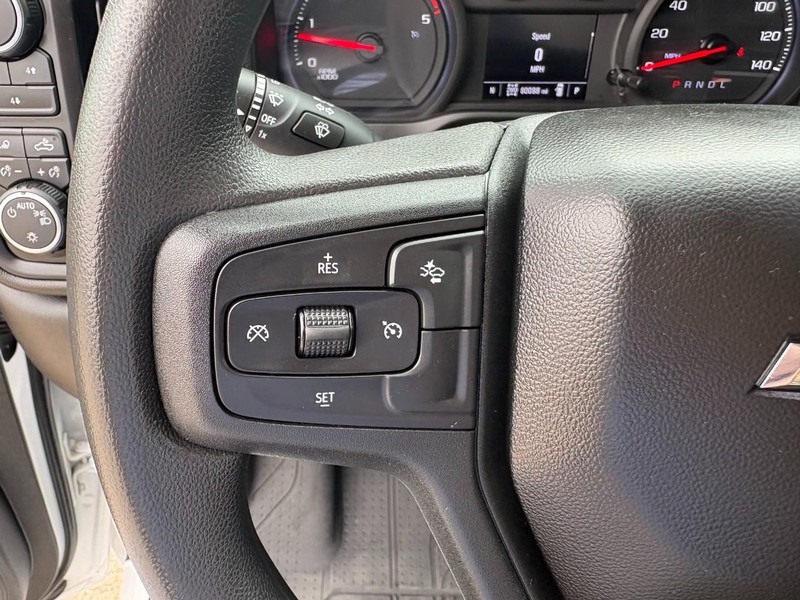 Chevrolet Silverado 2500HD Vehicle Full-screen Gallery Image 21