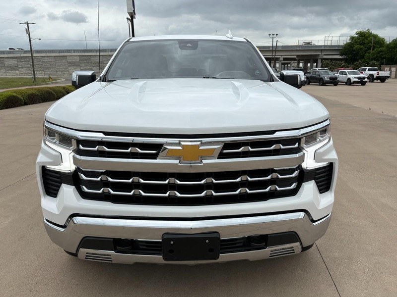 Chevrolet Silverado 1500 Vehicle Full-screen Gallery Image 9