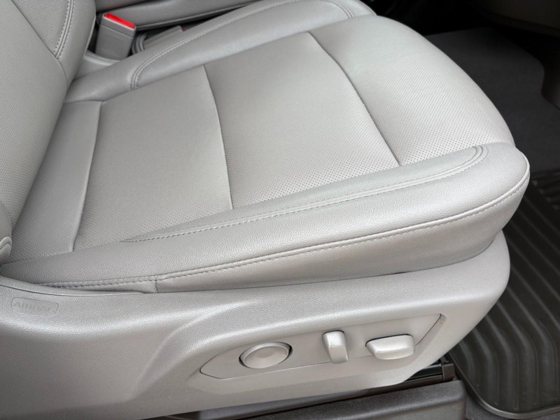 Chevrolet Silverado 1500 Vehicle Full-screen Gallery Image 23