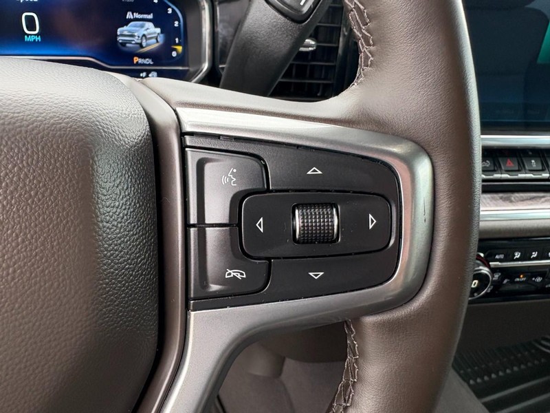 Chevrolet Silverado 1500 Vehicle Full-screen Gallery Image 26