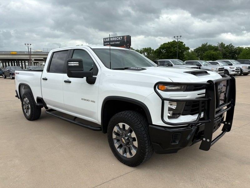 Chevrolet Silverado 2500HD Vehicle Full-screen Gallery Image 7