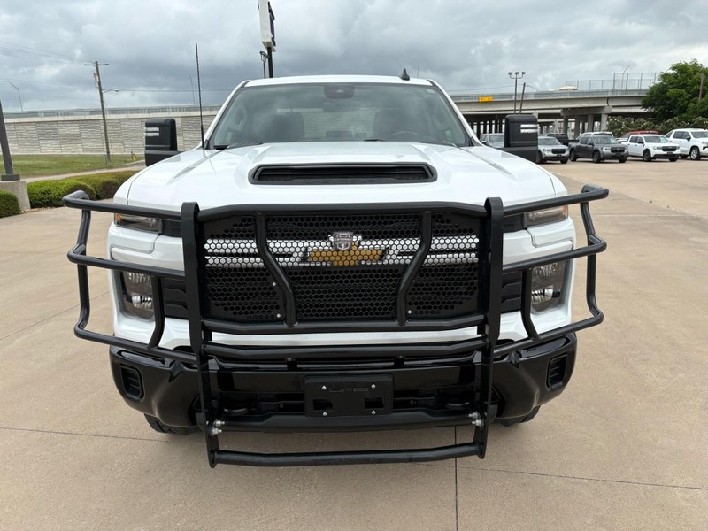 Chevrolet Silverado 2500HD Vehicle Full-screen Gallery Image 8