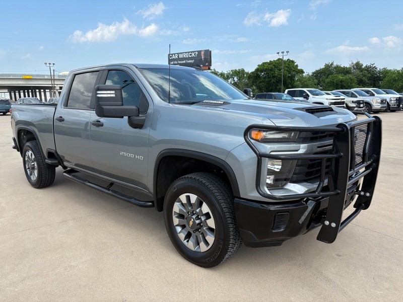 Chevrolet Silverado 2500HD Vehicle Full-screen Gallery Image 7