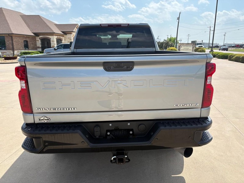 Chevrolet Silverado 2500HD Vehicle Full-screen Gallery Image 5