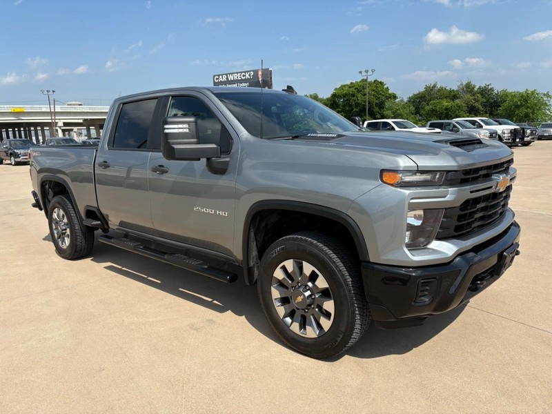 Chevrolet Silverado 2500HD Vehicle Full-screen Gallery Image 8