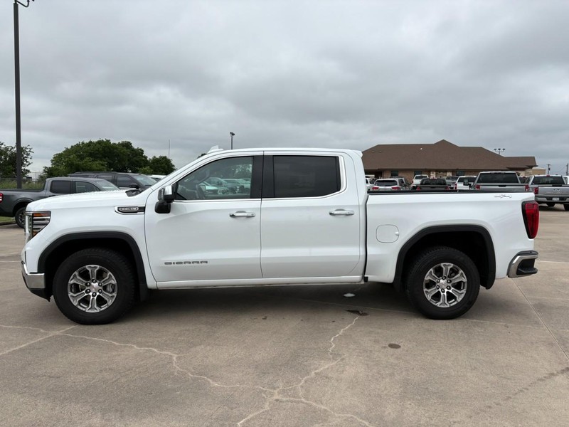 GMC Sierra 1500 Vehicle Full-screen Gallery Image 3
