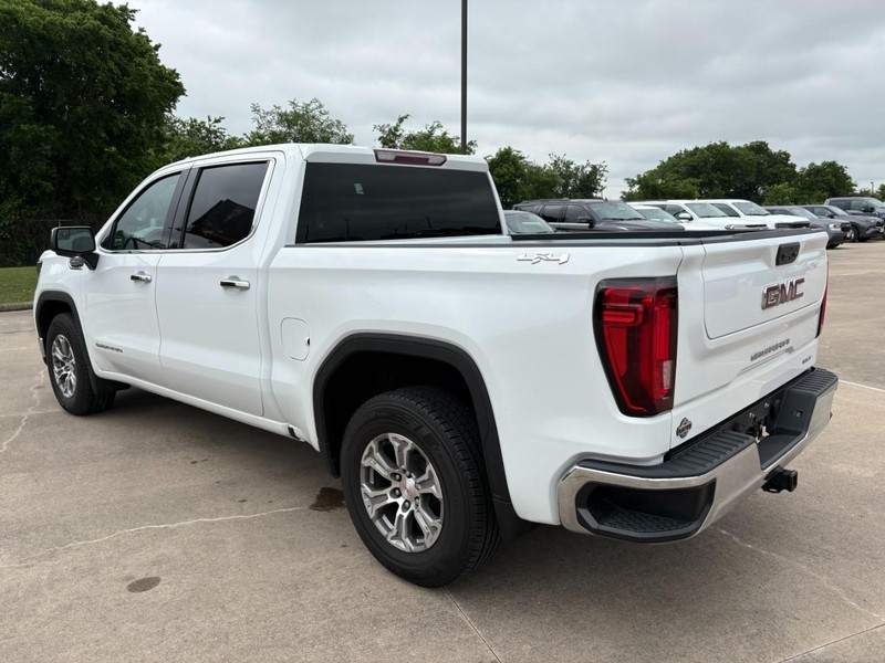 GMC Sierra 1500 Vehicle Full-screen Gallery Image 4