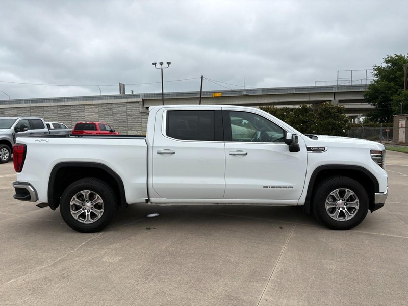 GMC Sierra 1500 Vehicle Full-screen Gallery Image 7