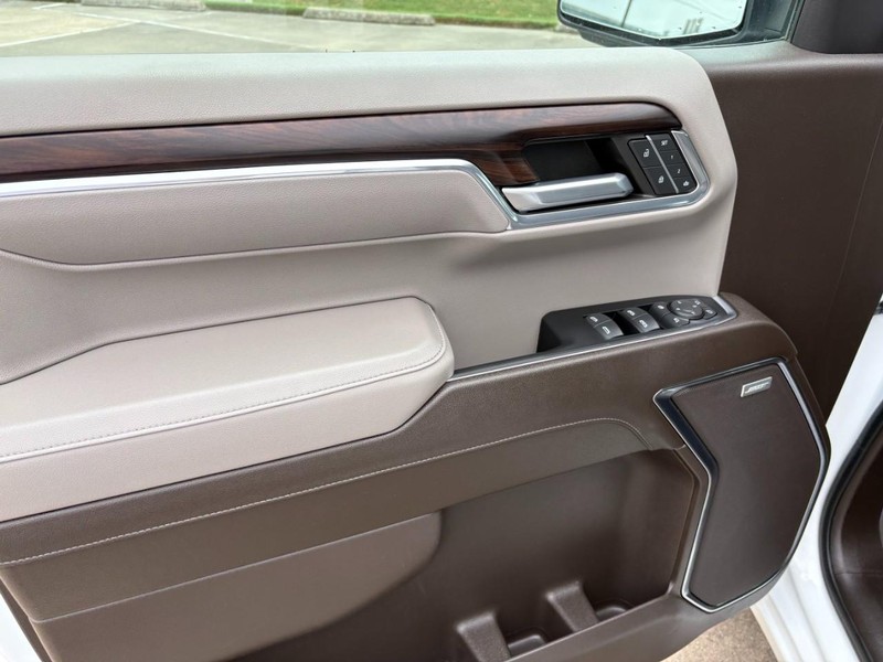 GMC Sierra 1500 Vehicle Full-screen Gallery Image 15