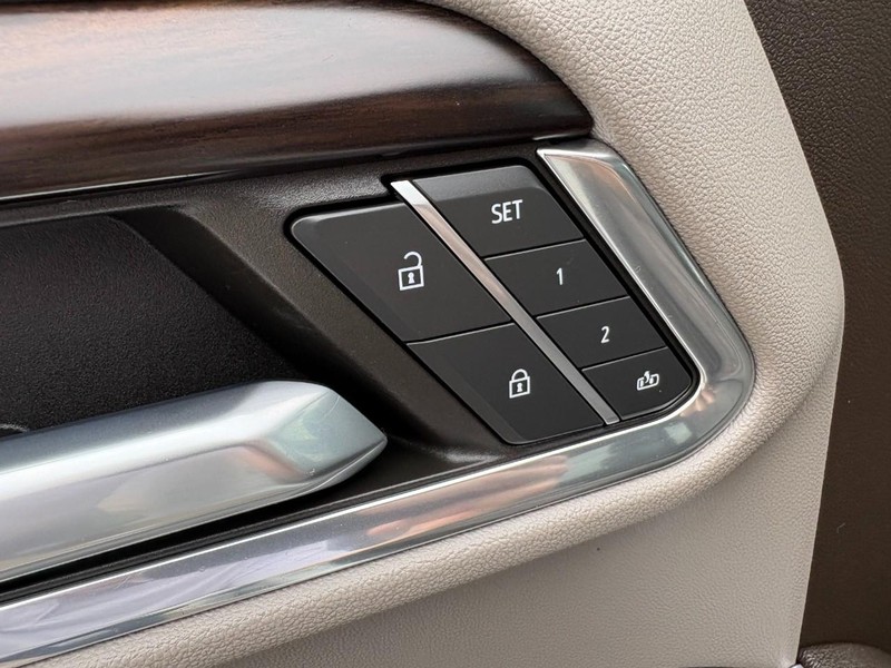 GMC Sierra 1500 Vehicle Full-screen Gallery Image 16