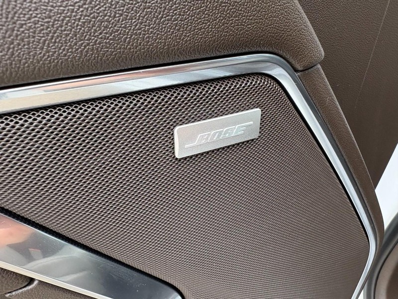 GMC Sierra 1500 Vehicle Full-screen Gallery Image 17