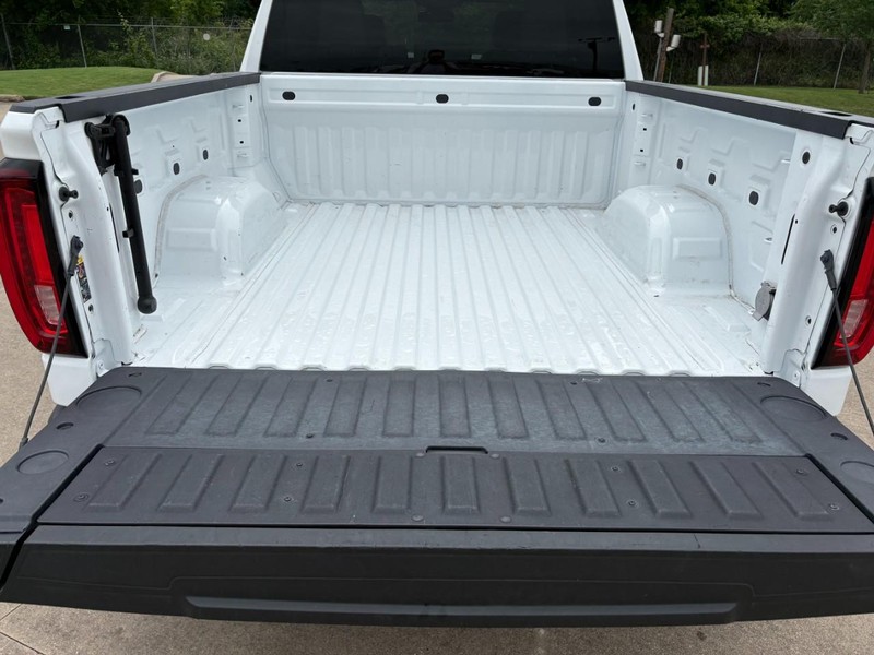 GMC Sierra 1500 Vehicle Full-screen Gallery Image 22