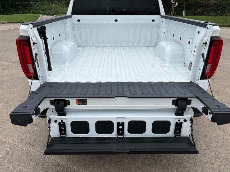 GMC Sierra 1500 Vehicle Full-screen Gallery Image 23
