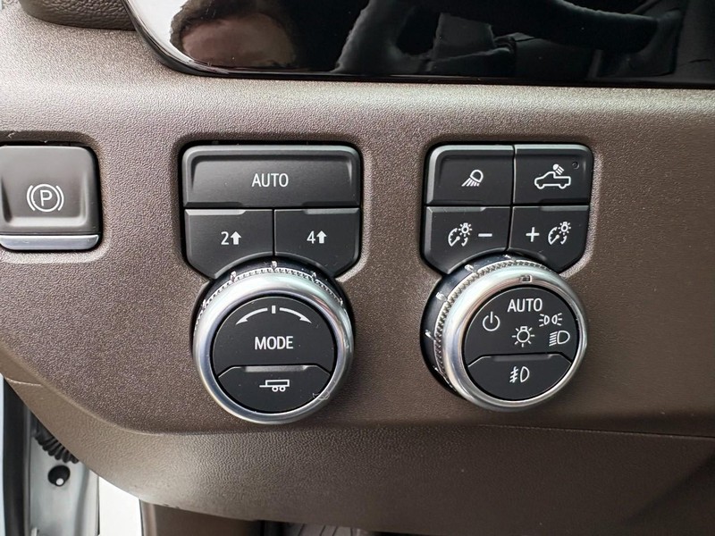 GMC Sierra 1500 Vehicle Full-screen Gallery Image 30