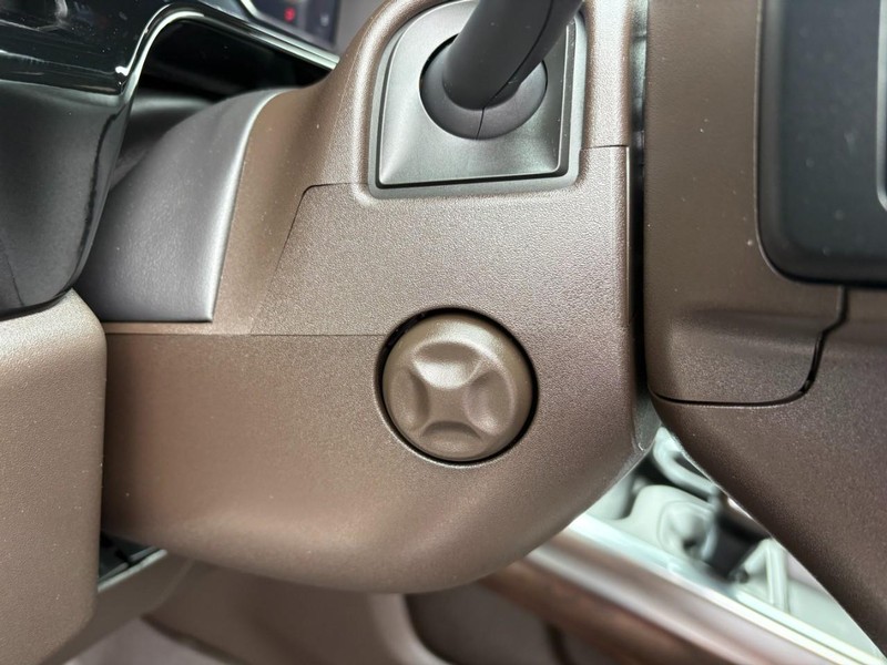 GMC Sierra 1500 Vehicle Full-screen Gallery Image 31