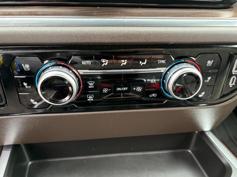 GMC Sierra 1500 Vehicle Full-screen Gallery Image 33
