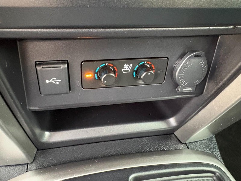 Toyota 4Runner Vehicle Full-screen Gallery Image 25